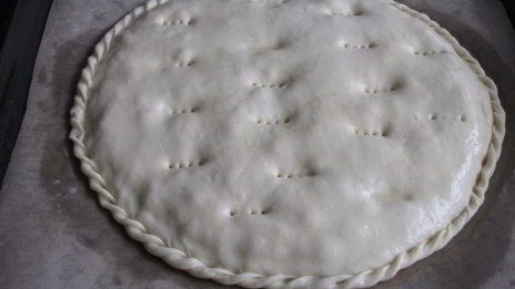 лепешка с моцареллой, фетой и орегано