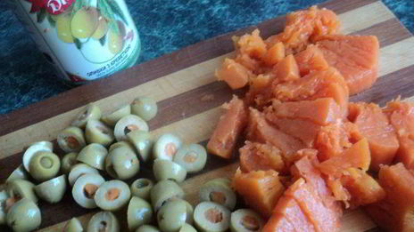 лепешка с тыквой, оливками и луком