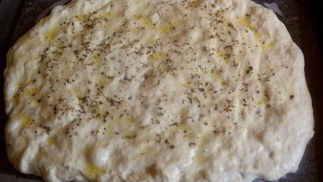 лепешка с тыквой, оливками и луком