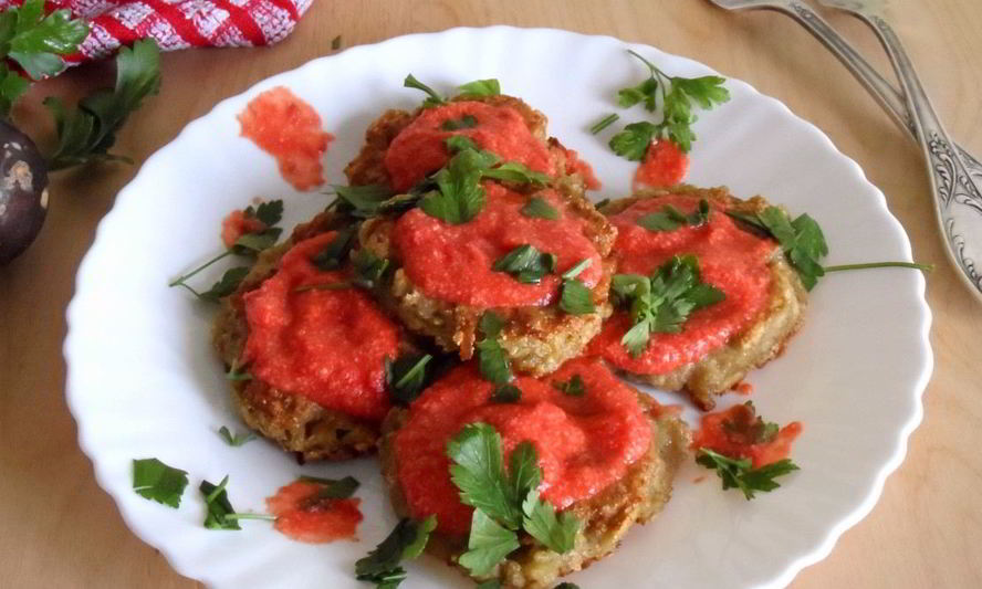 Рецепт лепешки из баклажана с оригинальным соусом