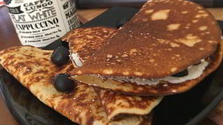 Лепешки с рикоттой и голубикой