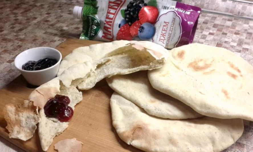 Рецепт лепешки с заатаром и с ягодным джемом