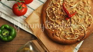 Луковая фокачча с сыром
