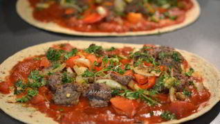 Обед на лепешке