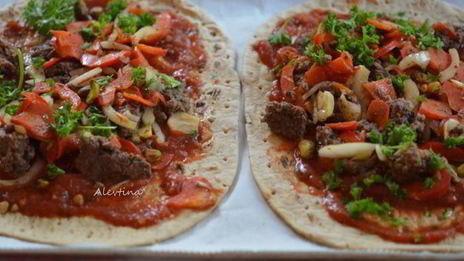 обед на лепешке