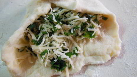 очень сырные лепешки