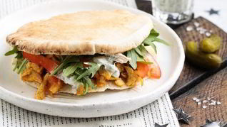 Пита с курицей, перцем и беконом