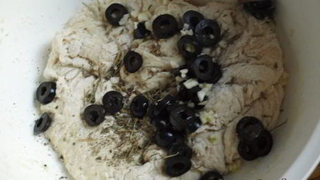 пряная фокачча с маслинами