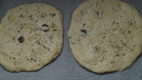 пряная фокачча с маслинами