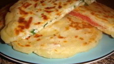 сырные лепешки с начинкой