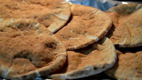 ужин в турецком стиле на лепешке