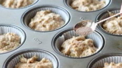 банановые маффины с медом и арахисовым маслом