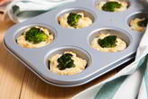 Куриные маффины с творогом и брокколи