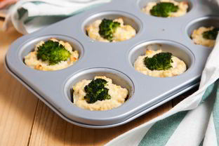 Куриные маффины с творогом и брокколи