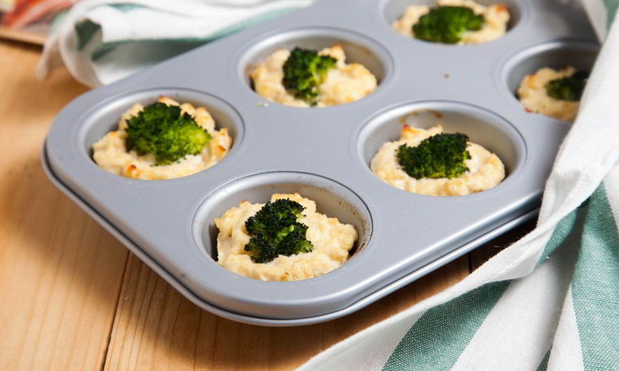 Рецепт куриные маффины с творогом и брокколи