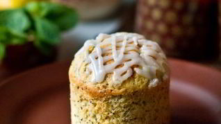 Лимонные маффины с маком и лимонной глазурью