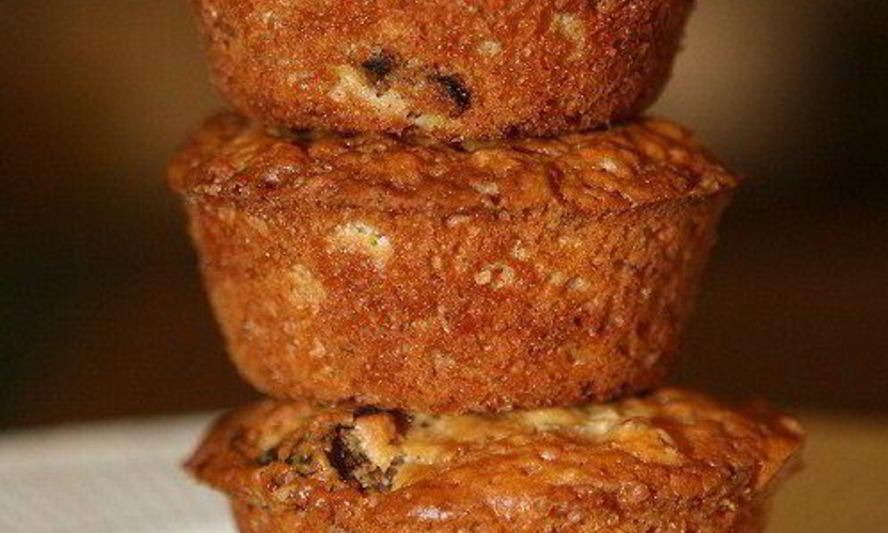 Рецепт маффины с апельсиновым соком, орехами и курагой