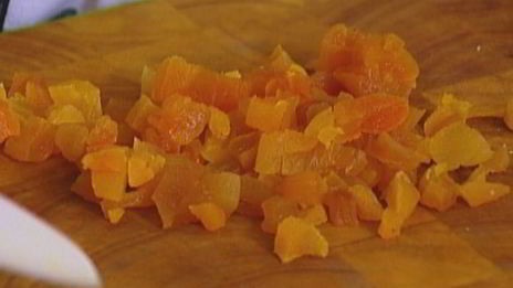 маффины с апельсиновым соком, орехами и курагой