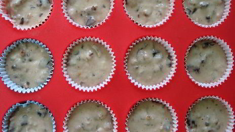 маффины с финиками и грецкими орехами