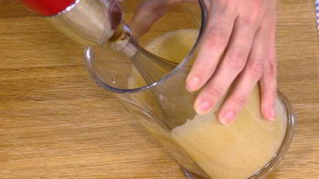 маффины с хурмой и клубникой