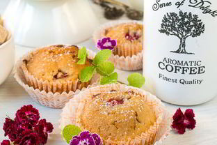 Маффины с клубникой и белым шоколадом