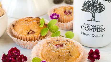 маффины с клубникой и белым шоколадом