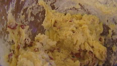 маффины с копчеными колбасками и сыром