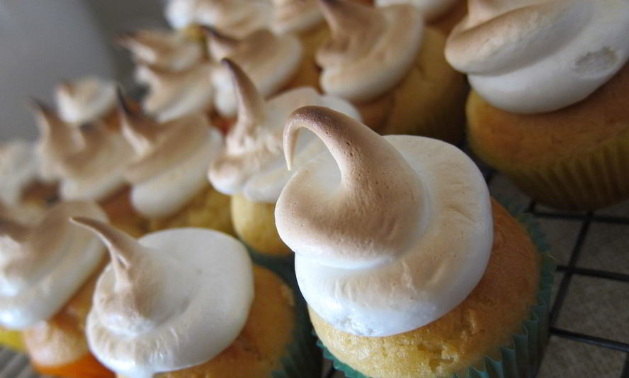 Рецепт маффины с лимонным кремом и меренгой