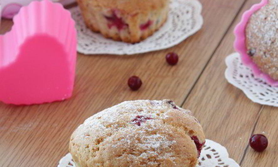 Рецепт маффины с марципаном и брусникой