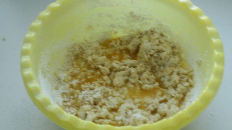 маффины с марципаном и брусникой