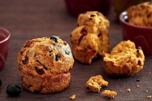 Маффины с маслинами и вялеными помидорами