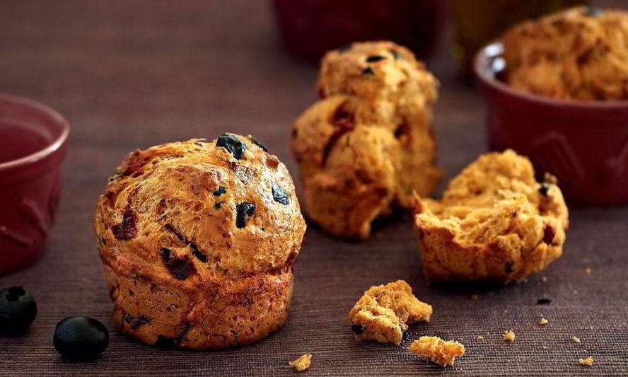Рецепт маффины с маслинами и вялеными помидорами