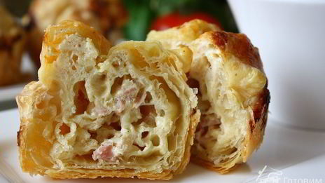 маффины с сыром и ветчиной в слоеном тесте