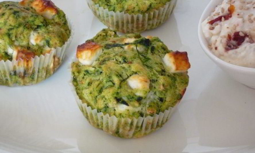 Рецепт маффины со шпинатом и фета с пикантым дипом