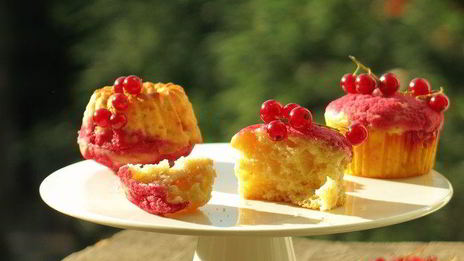 маффины со смородиновой заливкой