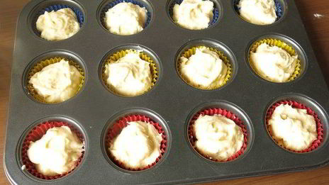 маффины со смородиновой заливкой