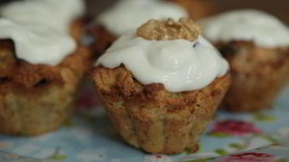 Морковные маффины с грецкими орехами