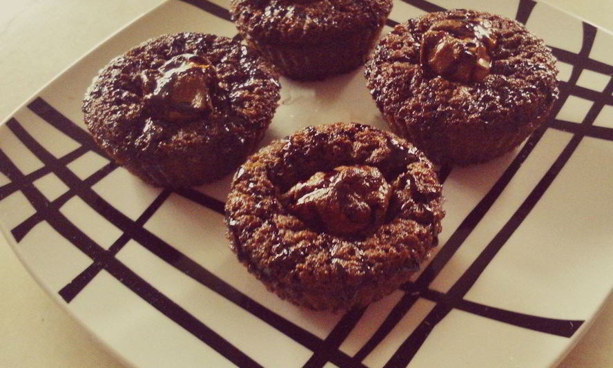 Рецепт шоколадные маффины с маленькими кусочками шоколада