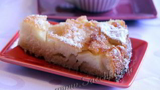 Манник на кефире с яблоками