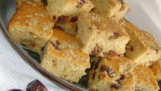 Манник с финиками и халвой