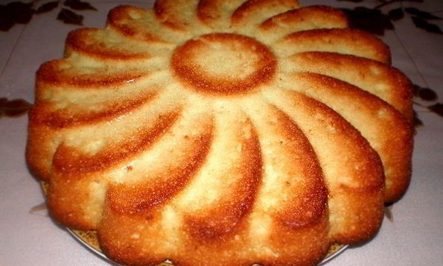 Рецепт нежный манник на кефире по-домашнему