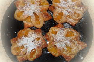 Нежные персиковые слойки