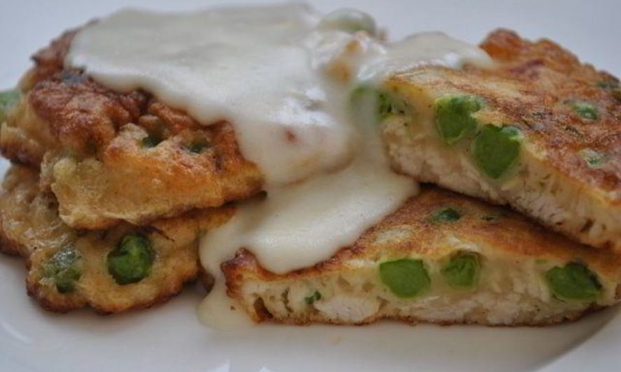 Рецепт бабушкины куриные оладьи и соус морней