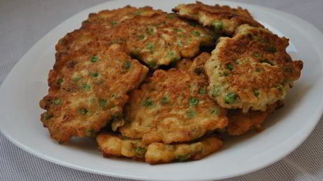 бабушкины куриные оладьи и соус морней