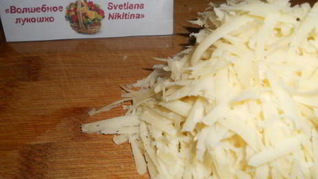 брюссельские оладьи с сыром и кедровыми орешками