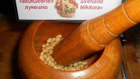 брюссельские оладьи с сыром и кедровыми орешками