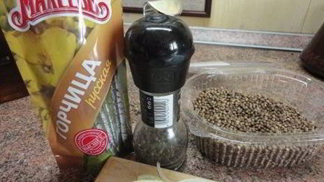 кабачковые оладьи с грибной икрой