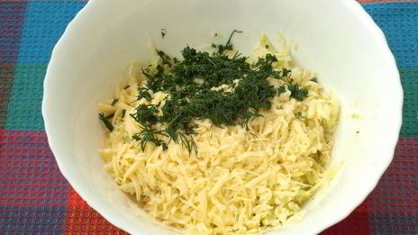 кабачковые оладьи с картофелем и сыром сулугуни