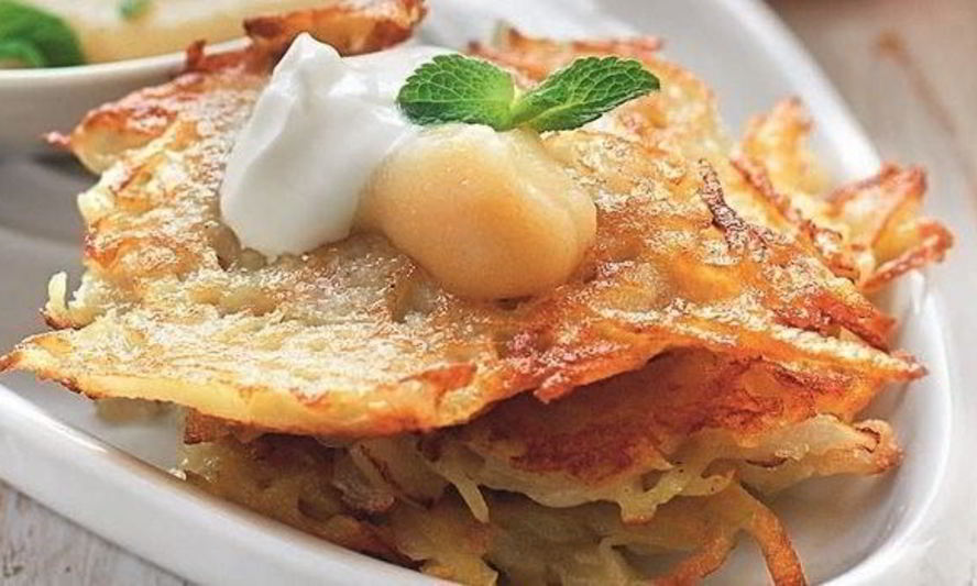 Рецепт картофельные оладьи латкес с яблочным соусом