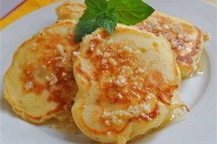 Кефирные оладьи с яблоками